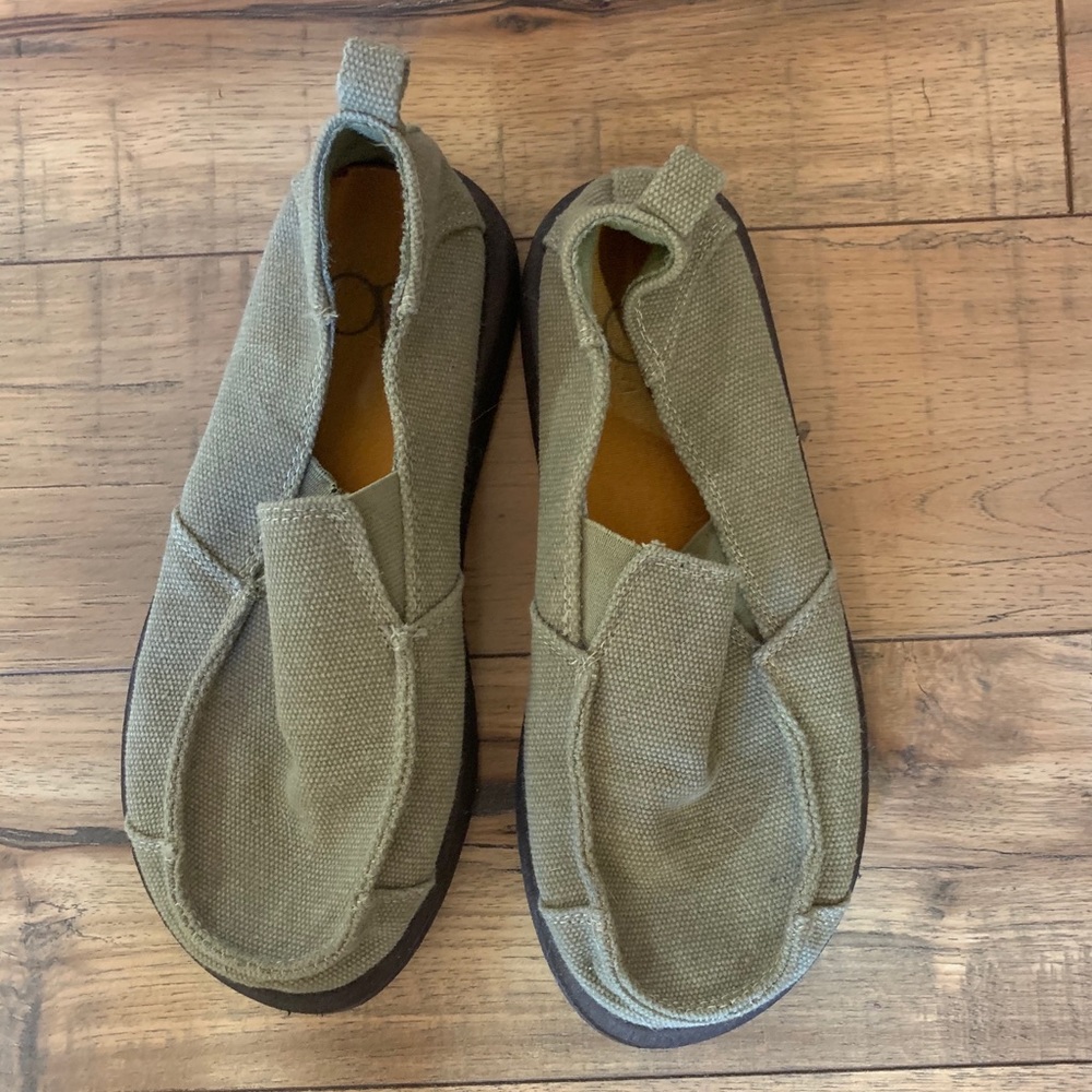 Men’s moccasins